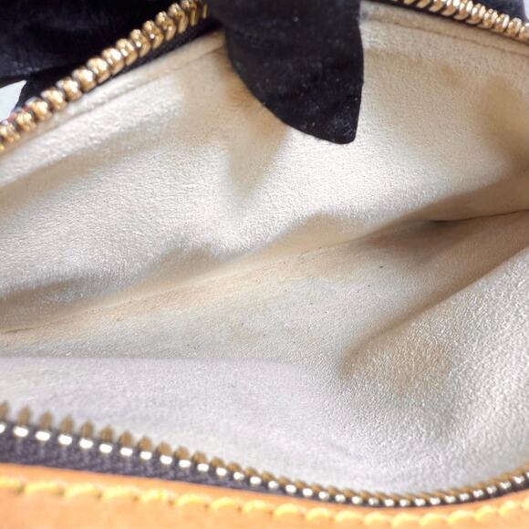 Louis Vuitton Monogram Hudson GM - Picture 11 of 15